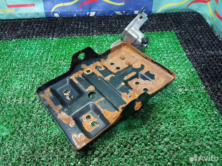 Площадка под аккумулятор Mitsubishi Pajero Sport