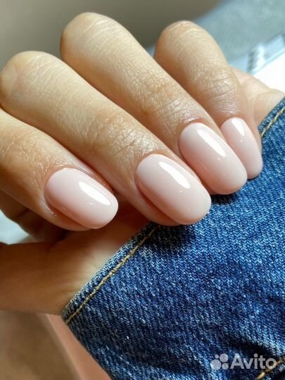 Модель на маникюр