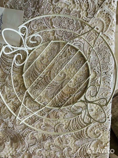 Фруктовница и подставка под приборы