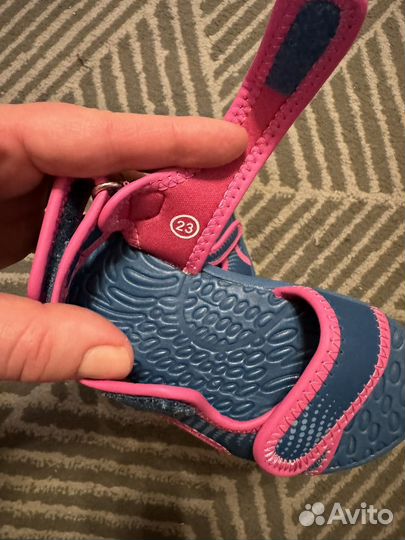 Сандали для девочки легкие пляжные новые 23