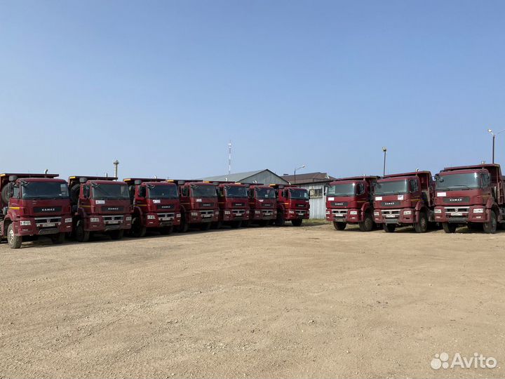 Водитель самосвала