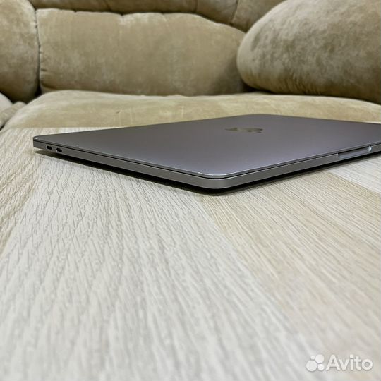 MacBook Pro 13 2017 i5/16/512gb