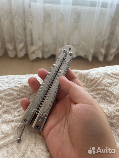 Ножь бабочка-расчёска серебряная