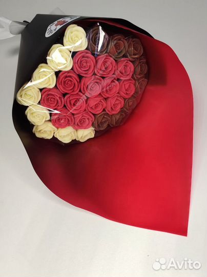 Букет из Белого и Молочного Шоколада - 29 Роз