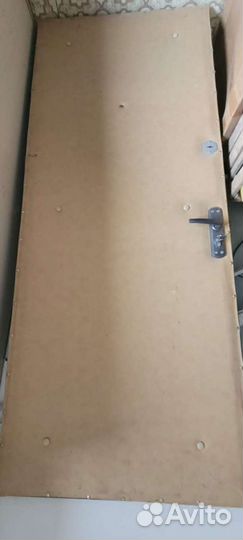 Дверь входная металлическая б/у