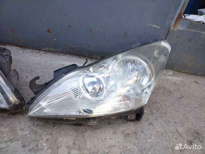 Фара на peugeot 3008