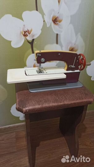 Детская швейная машинка СССР