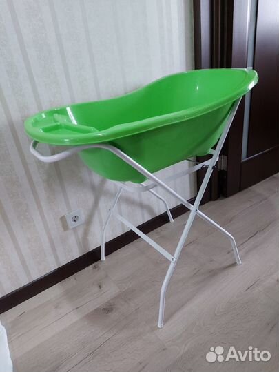 Детская ванночка для купания с подставкой