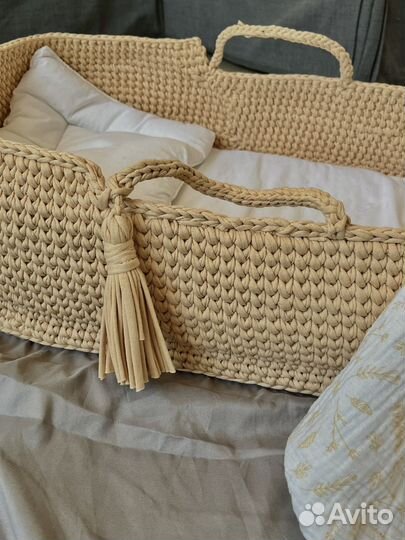 Вязаная люлька для новорожденного