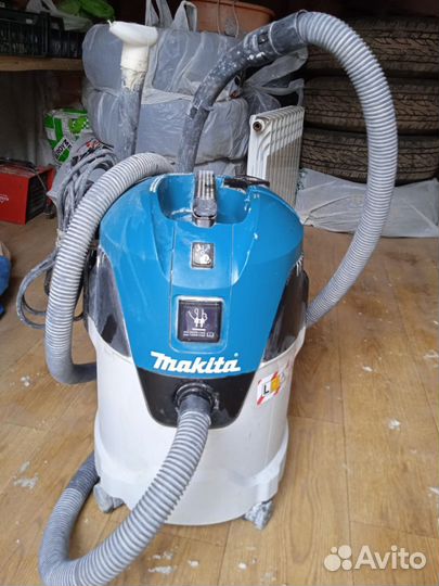 Пылесос строительный makita