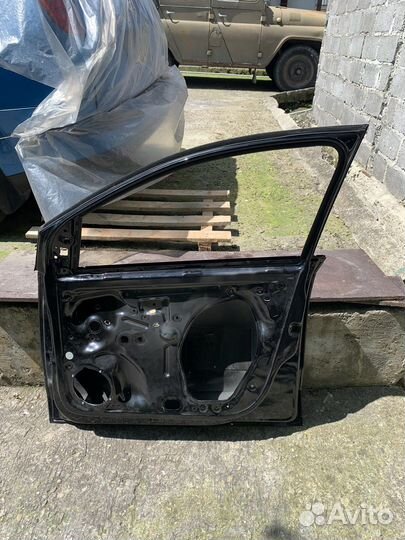 Правая передняя дверь
