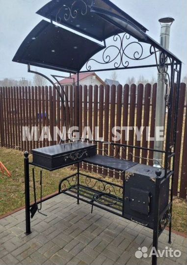 Мангал с крышей