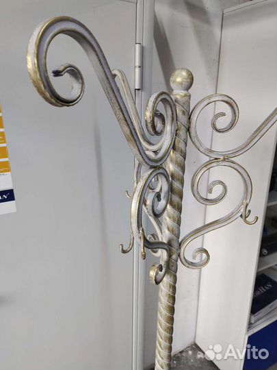 Вешалка кованая белая