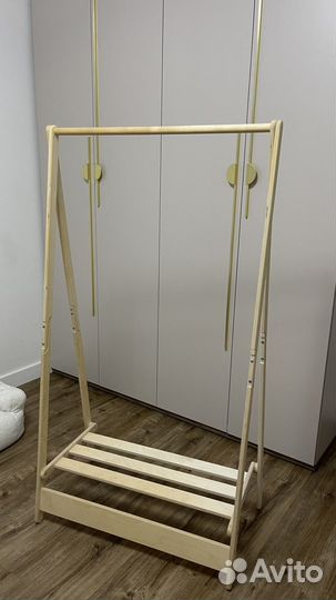 Вешалка напольная рейл