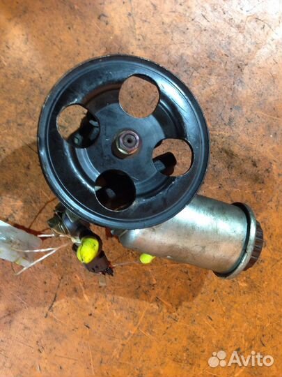 Насос гидроусилителя spn на Toyota Crown Estate JZ