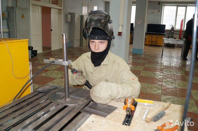 Сварщика. Цех сварки. Курсы сварщика. Сварщик учеба. Курсы сварщика ярославль.