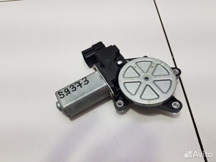 Моторчик стеклоподъемника задний левый