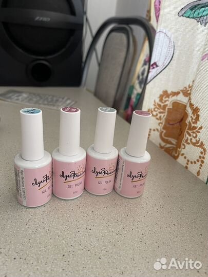 Гель лаки и наклейки