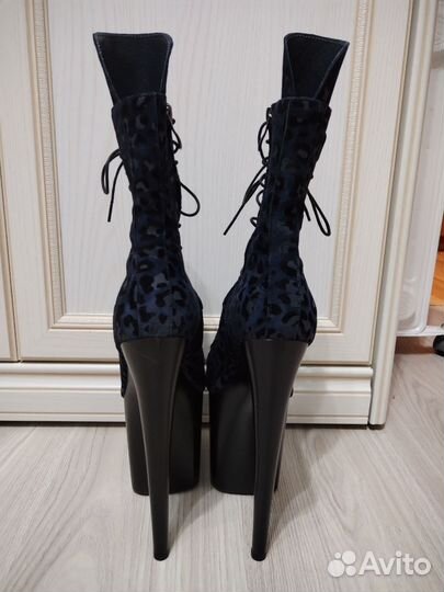 Стрипы ботильоны 38р Pride