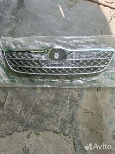 Решетка радиатора королла 120 новая