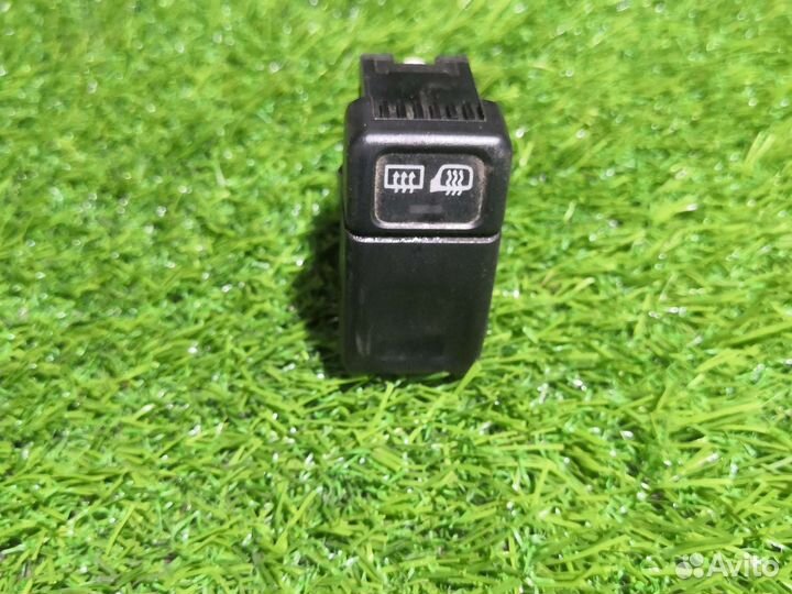 Кнопка обогрева стекла и зеркал Volvo 850