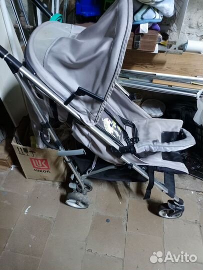 Прогулочная коляска