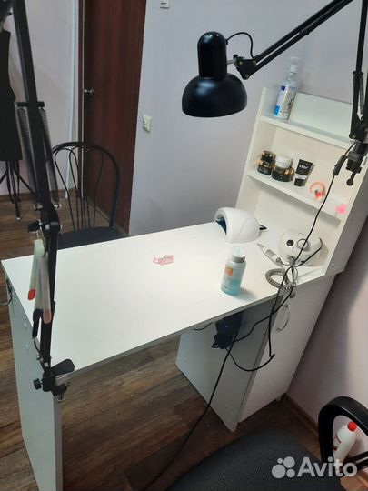 Стол для маникюра бу