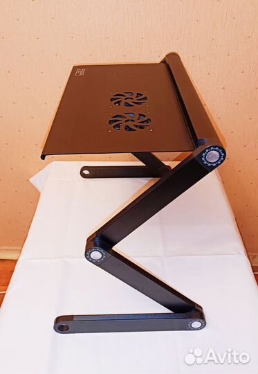 Охлаждающая подставка-столик для ноутбука