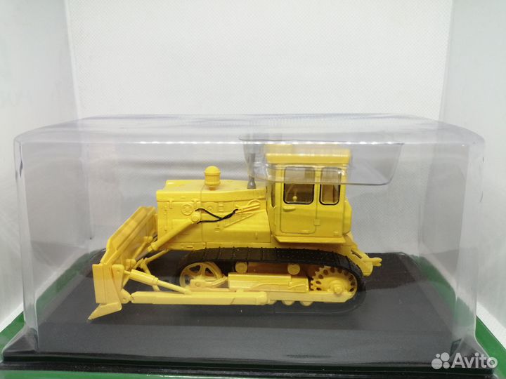 Модель Гусеничный трактор-бульдозер Т-130
