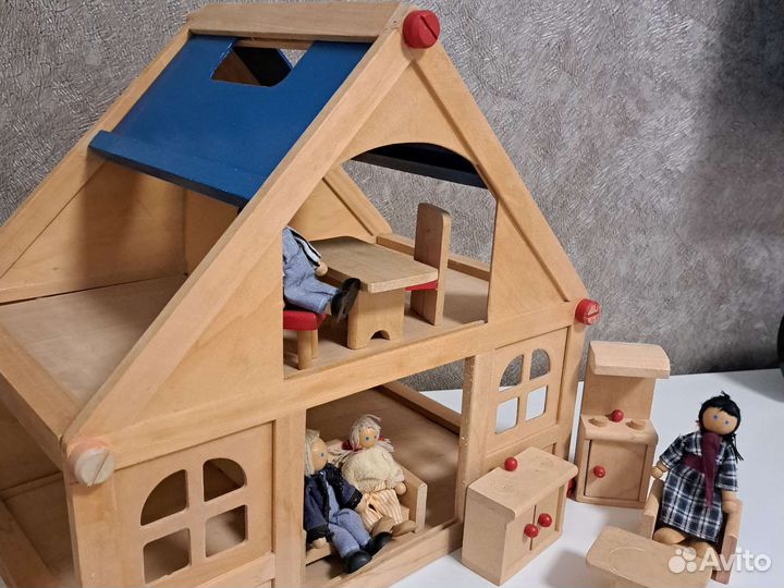 Домик кукольный деревянный