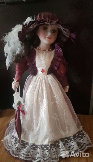 Кукла фарфоровая-будуарная
