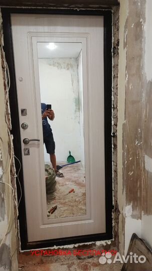 Дверь входная с зеркалом с бесплатной установкой