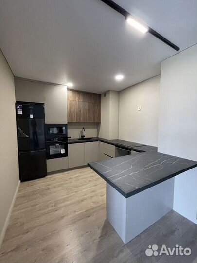 Кухни на заказ/ Кухонные гарнитуры по размерам