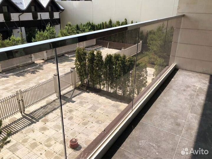 Стеклянные перила для лестниц