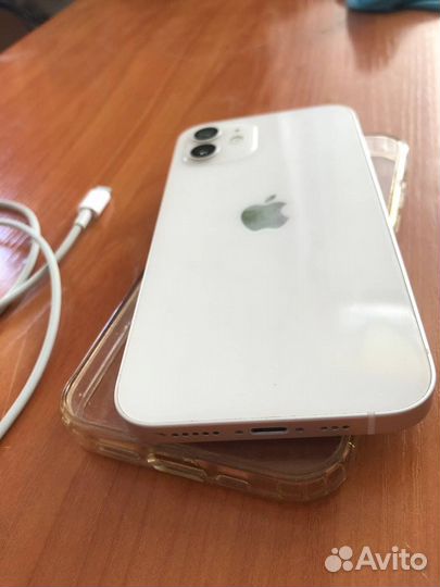iPhone 12, 64 ГБ