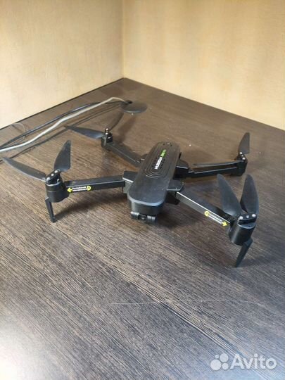 Квадрокоптер hubsan zino pro