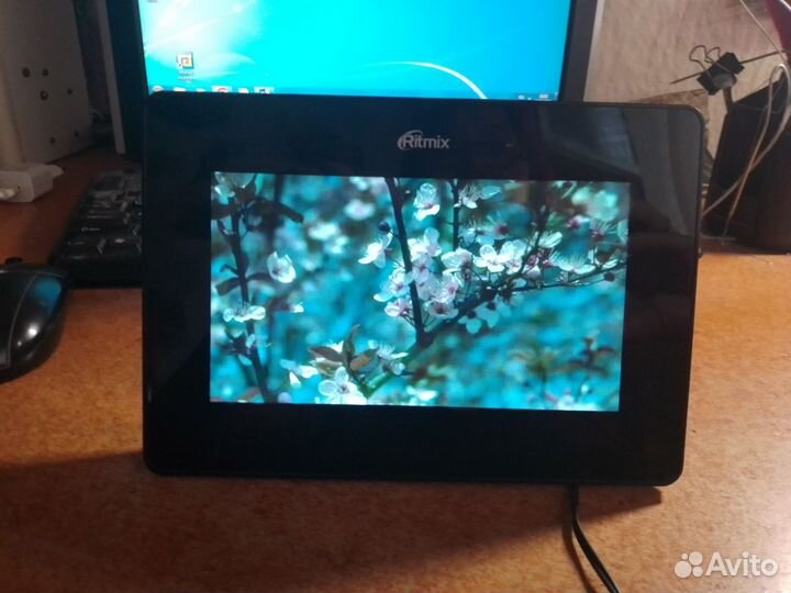 Цифровая фоторамка Ritmix RDF-702