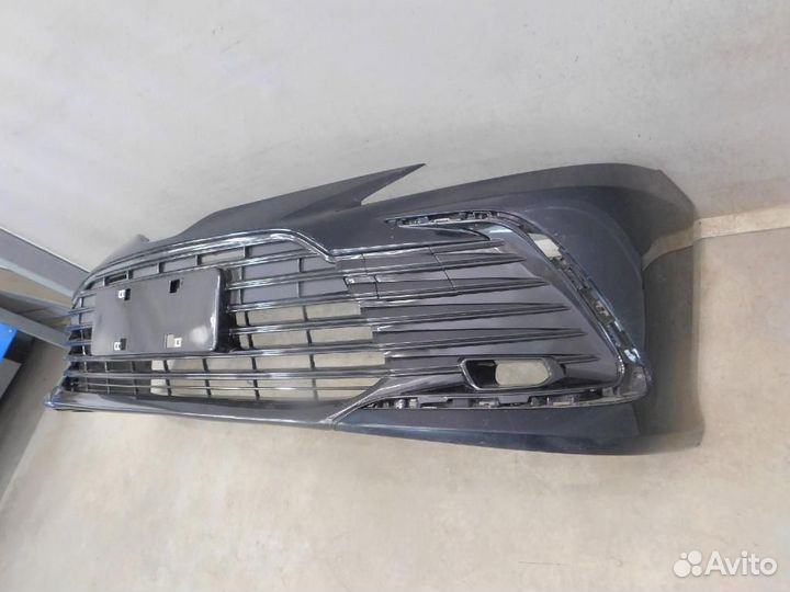 Бампер передний Toyota Camry