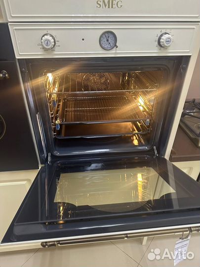 Комплект Smeg духовой шкаф, свч коллекция Cortina