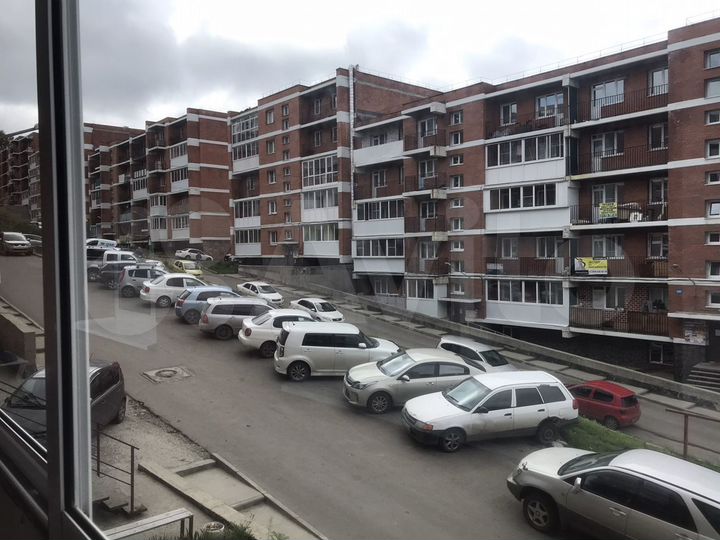 2-к. квартира, 60 м², 1/5 эт.