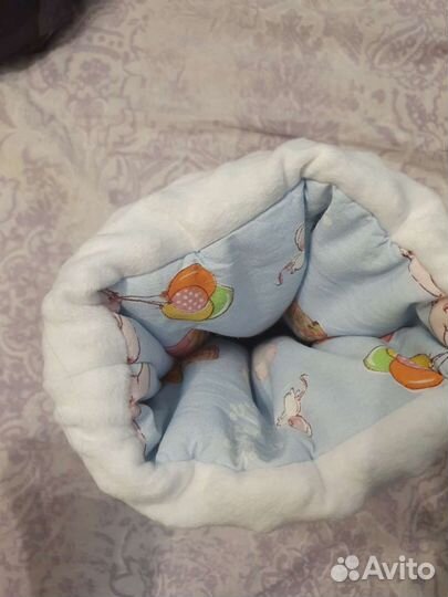 Подушечка-рукав для кормления малыша