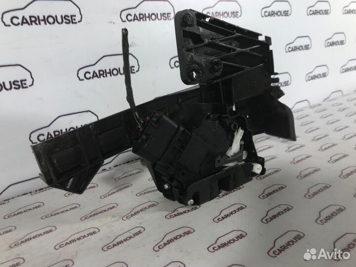 Замок двери задний правый Ford Focus 2 1.6 TDI