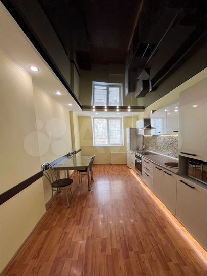 2-к. квартира, 67 м², 3/9 эт.