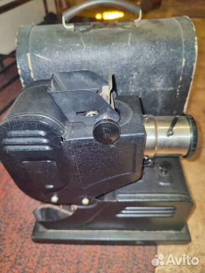 Проектор для диафильмов советский