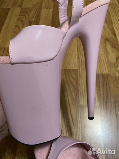 Стрипы четвёрки pleaser 38-39