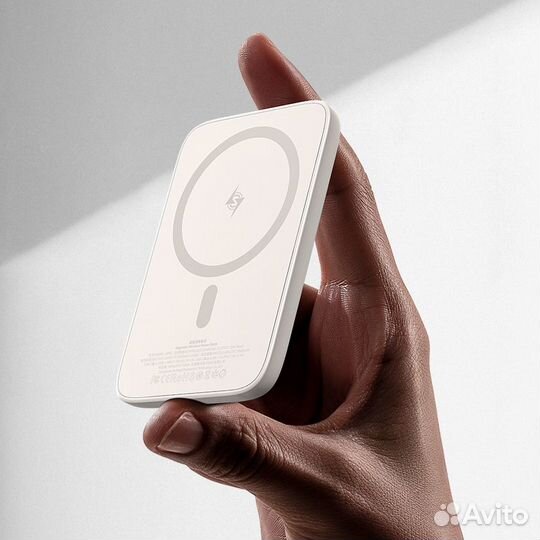 Benks Беспроводная батарея с магнитом Белый