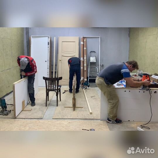 Обучение установке дверей в учебном классе