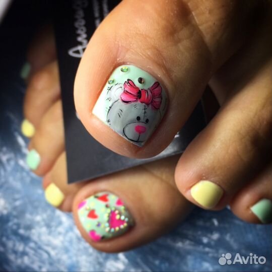 Маникюр. мастер ногтевого сервиса