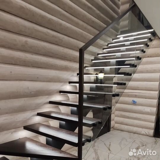 Лестница на металлокаркасе