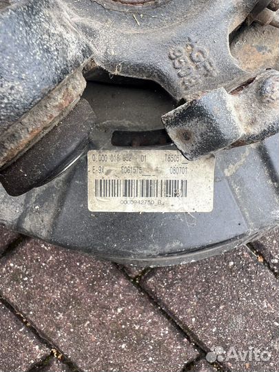 Задний правый кулак BMW E90-E92-E93